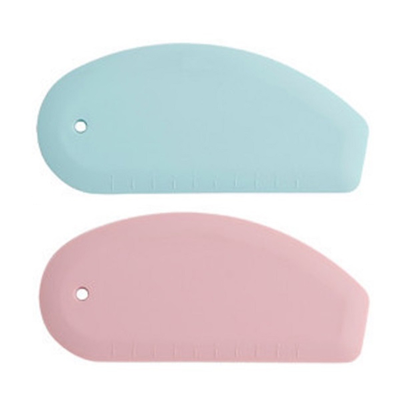 Spatule en silicone flexible à - Dough Scraper Curved avis et prix